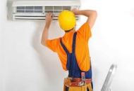 Tại sao máy lạnh đã bật "hết tốc lực" mà vẫn không mát?